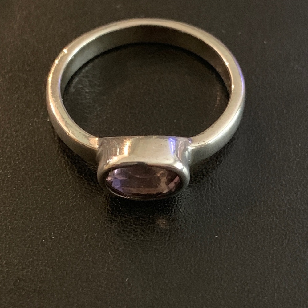Elegant  925 Silver and Amethyst Ring - size 51/4